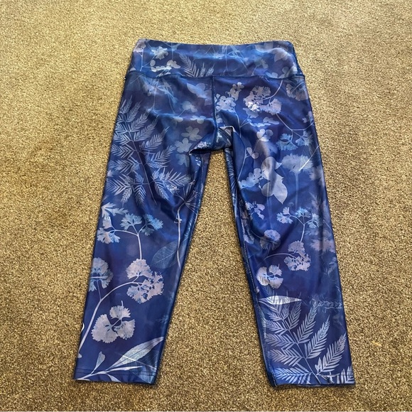 My Inner Fire - Yoga Crop Legging - Size 10 - Picture 10 of 10